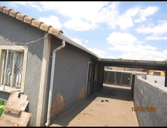 3 BEDROOM HOUSE FOR SALE IN WINDMILL PARK EXT